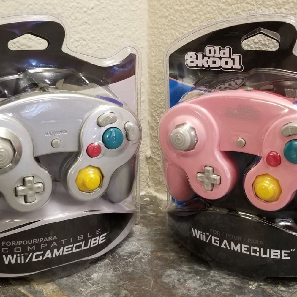 2 Gamecube Controllers - Silver & Pink (NEW) - Nintendo - Old Skool